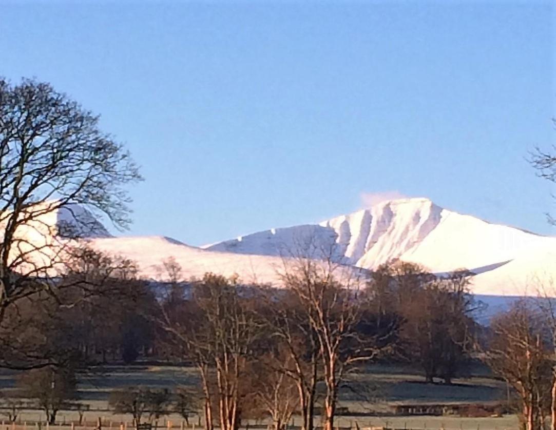 The Lodge Brecon B&B ภายนอก รูปภาพ
