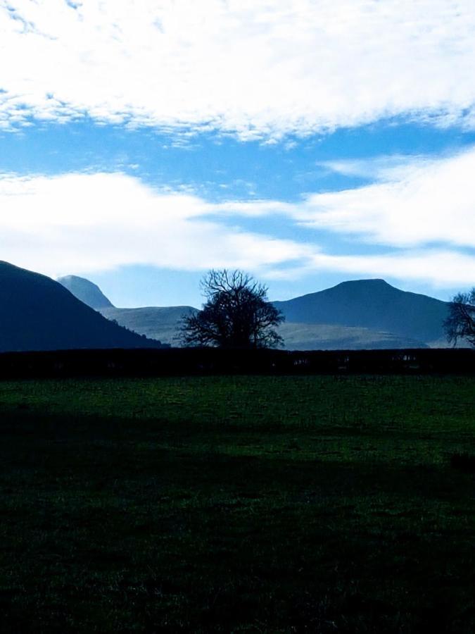The Lodge Brecon B&B ภายนอก รูปภาพ